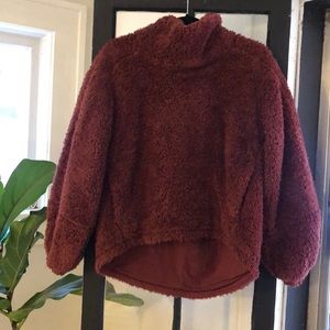 LULU lemon berry pullover